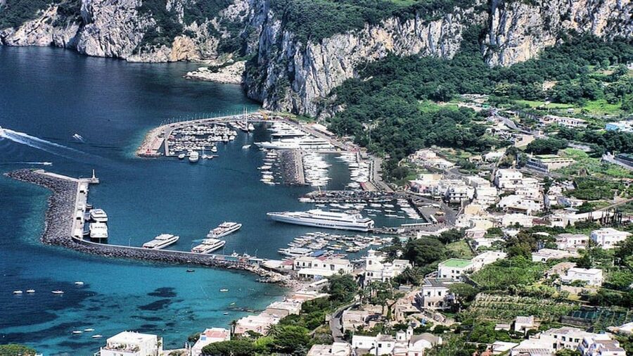 From Positano: Capri Island Group Cruise with Blue Grotto - Cruising the Sorrentina coastline toward Capri