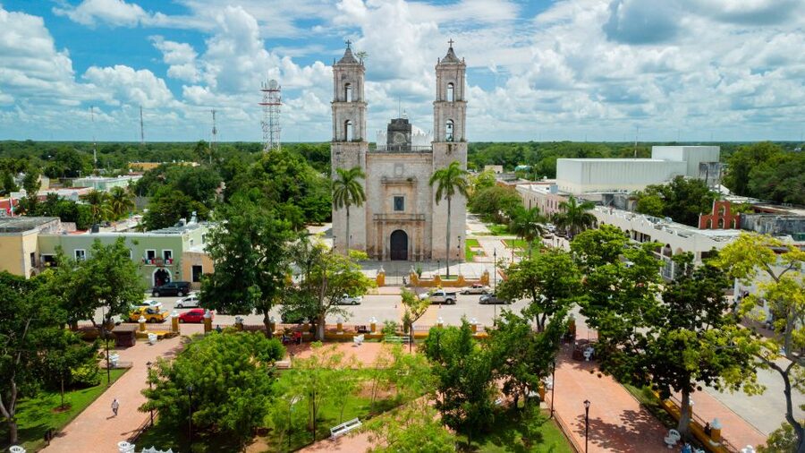 From Riviera Maya: Chichen Itza, Cenote, and Valladolid Tour - Food, water, and the small touches
