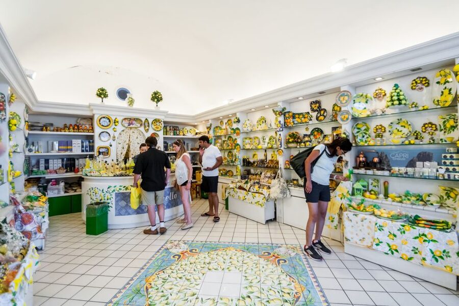 From Rome: Capri Guided Day Trip with Blue Grotto - How the guides shape the day