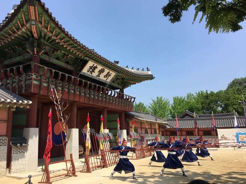 From Seoul: Starfield Library, Hwaseong, Gwangmyeong Cave - Key points to know before booking