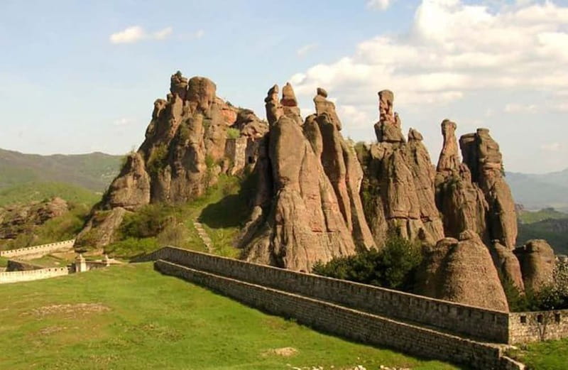 From Sofia: Belogradchik Rocks & Venetsa Cave Full-Day Tour - The best seasons and the main practical limits