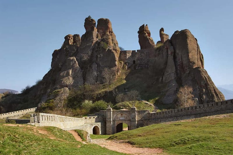 From Sofia: Belogradchik Rocks & Venetsa Cave Full-Day Tour - The fortress above the rocks