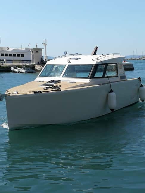 From Split: 5 Islands and Blue Cave Boat Tour - Stiniva Bay is mainly a photo stop