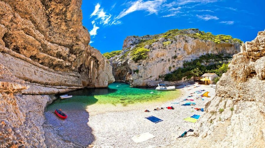 From Split: Blue Cave and Hvar Guided Tour by Luxury Boat - Stiniva Cove and the value of a short stop