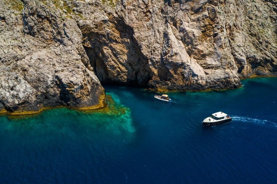 From Split: Blue Cave and Hvar Guided Tour by Luxury Boat - Milna: lunch and a longer island break