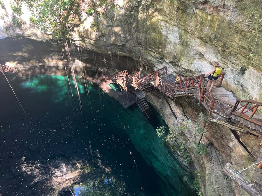 From Valladolid: Tour to Chichen Itza & 2 Cenotes - The small-group setup and drivers