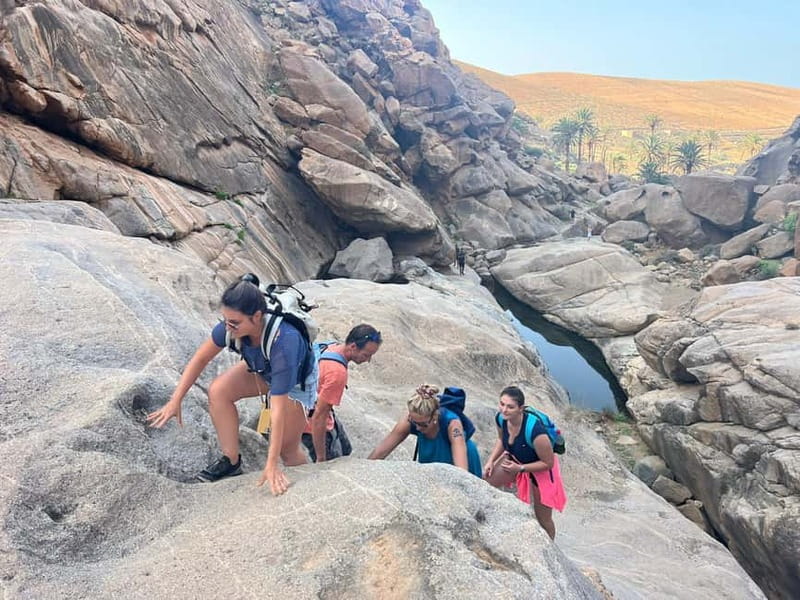 Fuerteventura: Ajuy Caves & hike to secret Las Penitas Arco - Lunch by the coast, with no restaurant stop required