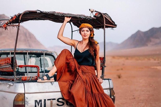 Full-Day Jeep Tour and Sleeping in cave Night Under the Stars - Khazali Canyon and ancient markings