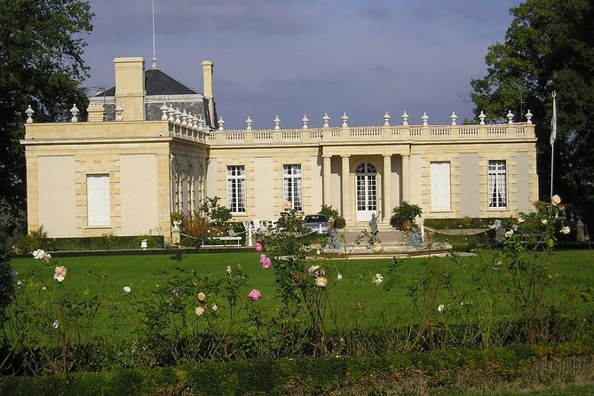 Full-day Saint-Emilion: Village, Undergrounds and Châteaux - How the bilingual format affects the day