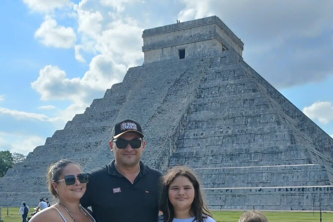 Full Day Tour Chichen Itza plus Cenotes From Valladolid - The Mayan ceremony and the stop that is also a shop