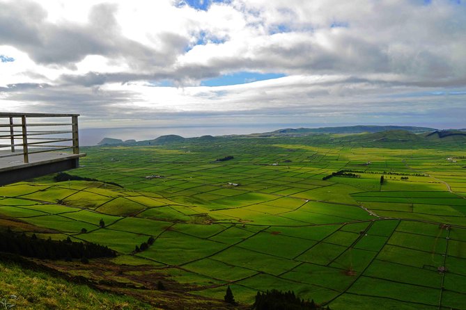 Geotour - Terceira Island: Explore the Caves - Serra do Cume, a quick crater panorama