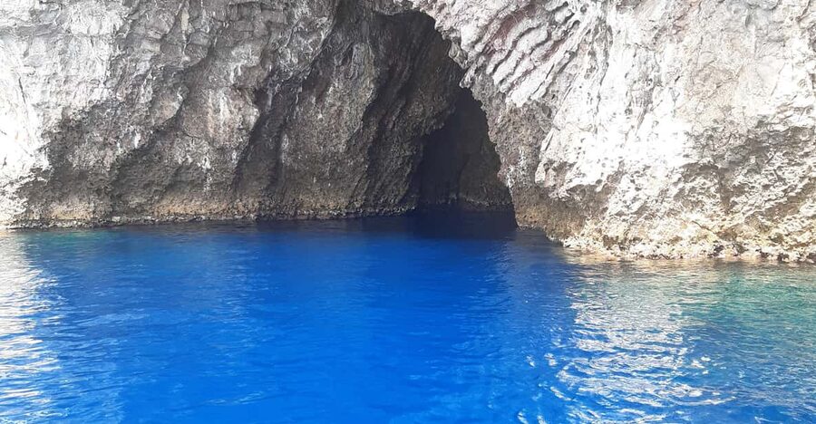 Giardini Naxos: Isola Bella and Grottos Cruise with Aperitif - Who should book this Giardini Naxos cruise?