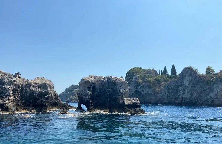 Giardini Naxos: Isola Bella and Grottos Cruise with Aperitif - Why this short cruise works so well