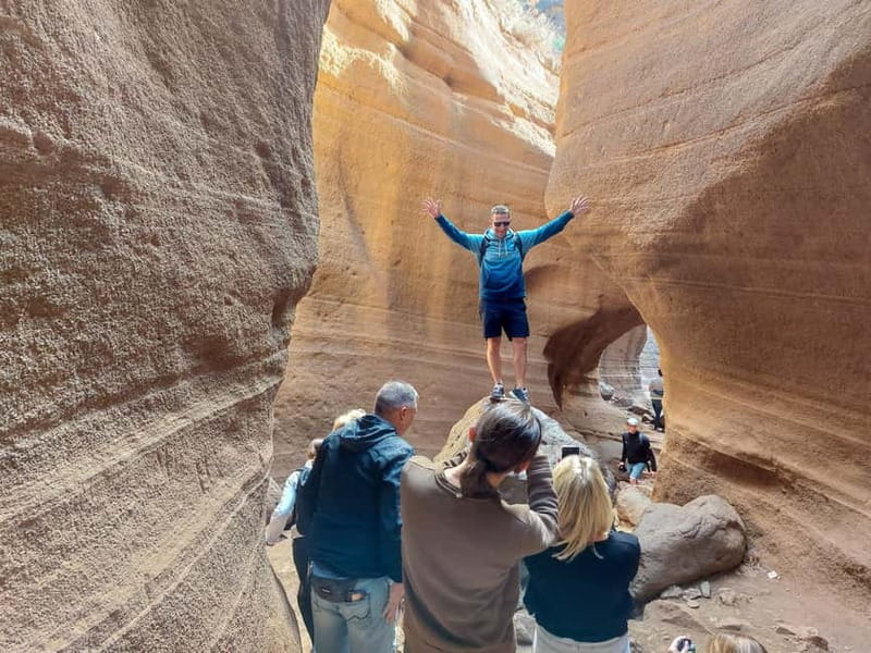 Gran Canaria: Red Gorge, Cave, Oasis Adventure Tour & Picnic - Barranco de las Vacas, Gran Canaria’s red gorge