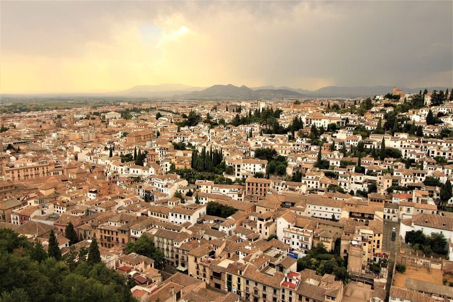 Granada: Albaicín, Sacromonte & Museum of Caves Walking Tour - Who should book it?