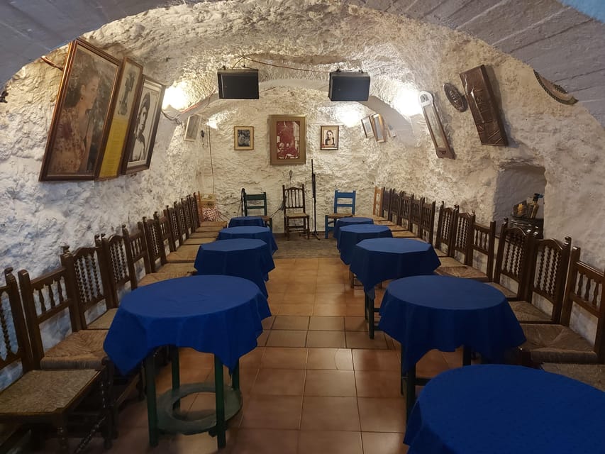 Granada: Flamenco Show in the Cave LA FARAONA - What the strongest praise tells you