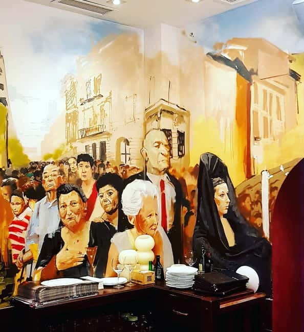 Granada: "Street Art & The Caves" Unique Guided Walking Tour - Why this walk shows a different Granada