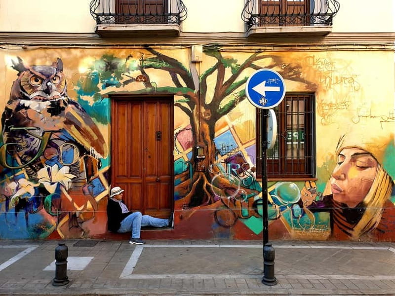 Granada: "Street Art & The Caves" Unique Guided Walking Tour - Carmen de los Mártires: gardens beside the big sights