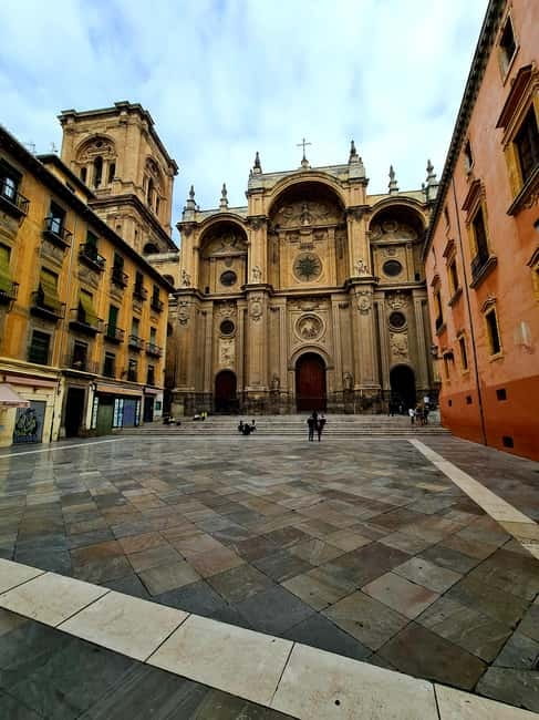 Granada: "Street Art & The Caves" Unique Guided Walking Tour - Should you book the Granada Street Art and Caves tour?