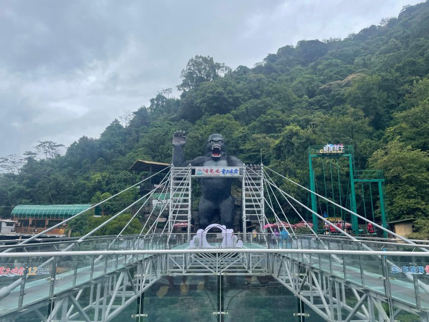Guangzhou to Gulong Canyon and Cave Fairland PRI Day Tour - The guide and private transport make the difference