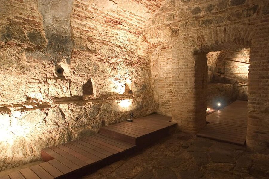 Guided Tour of Toledo Underground - The Posada de la Hermandad and its medieval prisoners