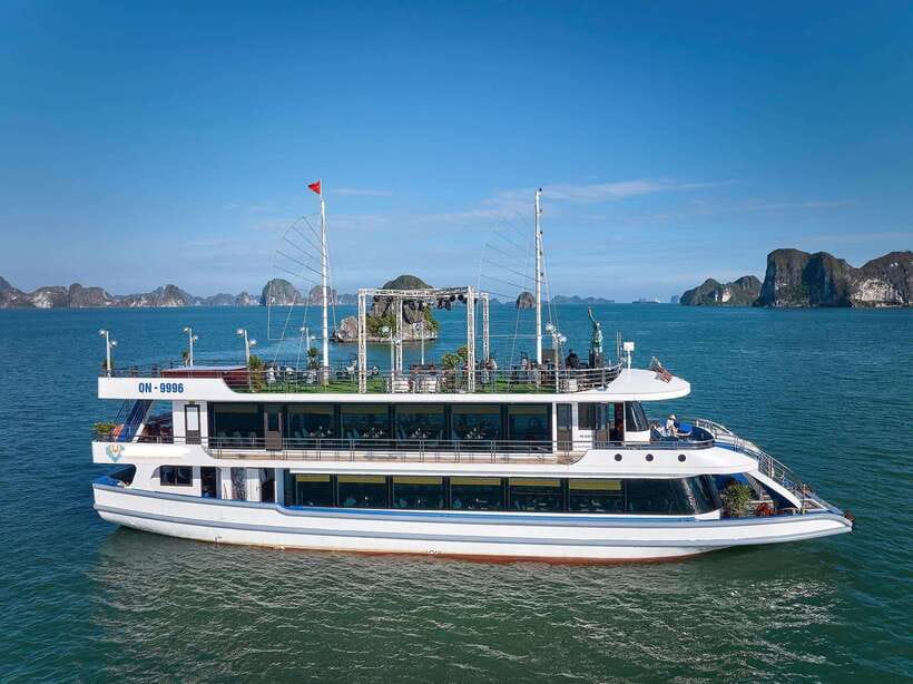 Halong Bay Luxury Cruise: Kayak&Swim,Cave, Party BEST SELLER - What this $43 Halong Bay day cruise really includes