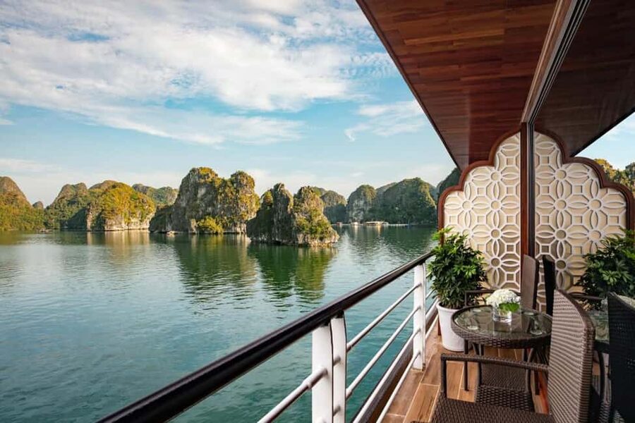 Hanoi: 2-Day Ha Long Bay 4-Star Cruise with Titov Cave - Lunch with Stone Dog and Fighting Cock Islet