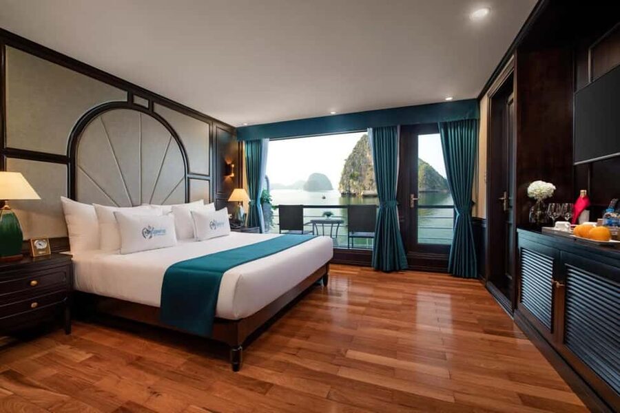 Hanoi: 2-Day Ha Long Bay 4-Star Cruise with Titov Cave - Sunset, spring rolls, and squid after dark