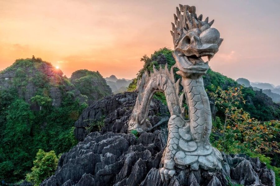 Hanoi: Guided Full-Day Hoa Lu, Trang An and Mua Cave Tour - The 500 steps at Mua Cave