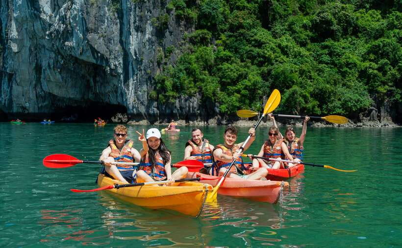 Hanoi: Halong Bay Cruise, Amazing Cave, Titov Island & Kayak - Kayaking through Luon Cave