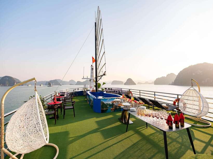 Hanoi: Halong Bay Cruise, Amazing Cave, Titov Island & Kayak - What the boat is really like