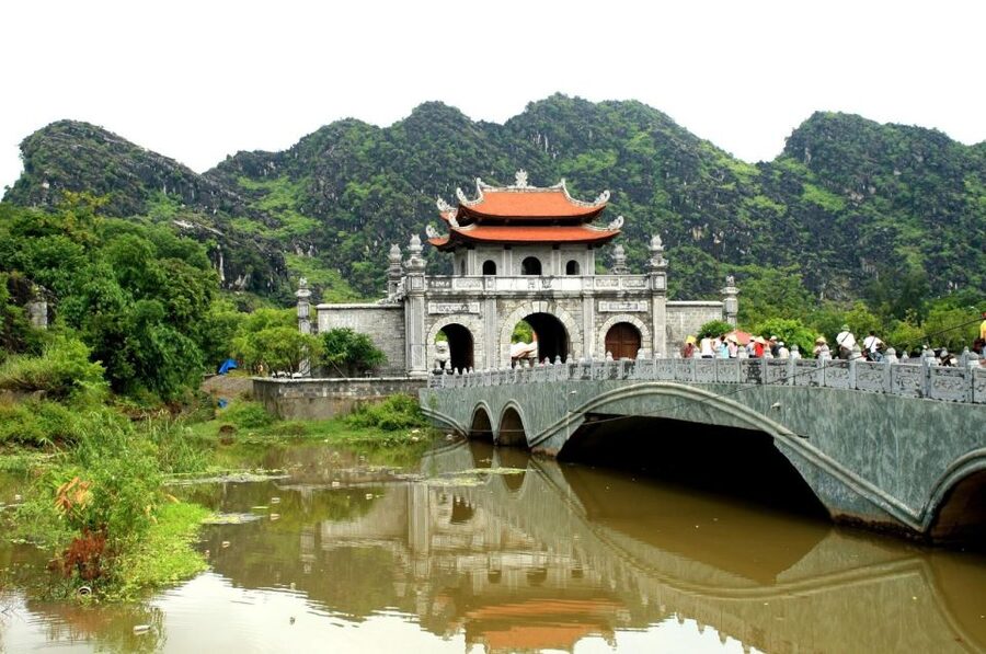 Hanoi: Hoa Lu, Trang An, and Mua Cave Full-Day Trip - Who should book this $48 experience?