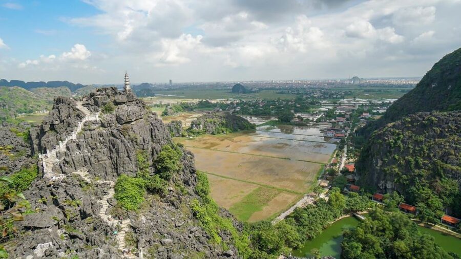 Hanoi: Hoa Lu, Trang An, and Mua Cave Full-Day Trip - Trang An by boat, the day’s finest hour