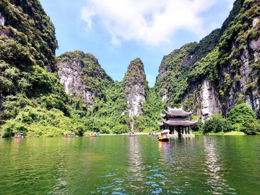 Hanoi: Hoa Lu, Trang An, and Mua Cave Full-Day Trip - Hoa Lu, where Vietnam’s royal story begins