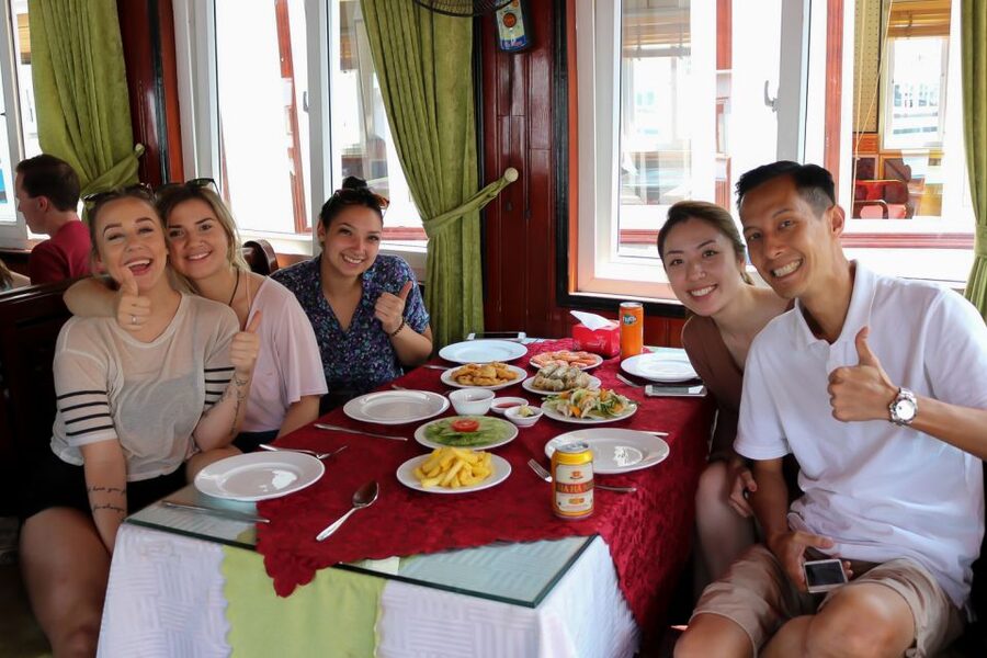 Hanoi: Islands & Caves Ha Long Cruise with Lunch & Kayaking - Kayak or bamboo boat through the coves
