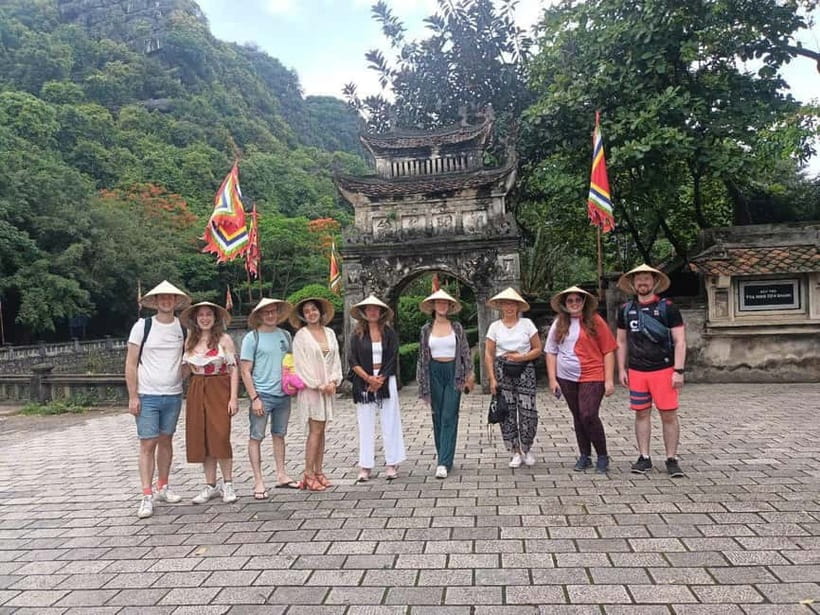 Hanoi/Ninh Binh: 1-Day Tam Coc/Trang An, Hoa Lu & Mua Caves - From Hanoi to Hoa Lu in a morning