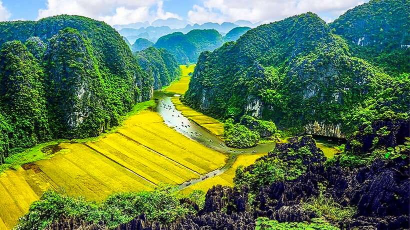 Hanoi/Ninh Binh: 1-Day Tam Coc/Trang An, Hoa Lu & Mua Caves - Lunch at midday, with one vegetarian caution