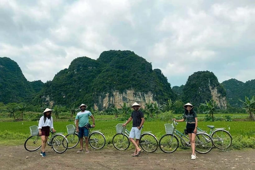 Hanoi/Ninh Binh: 1-Day Tam Coc/Trang An, Hoa Lu & Mua Caves - A short bicycle ride through Ninh Binh villages