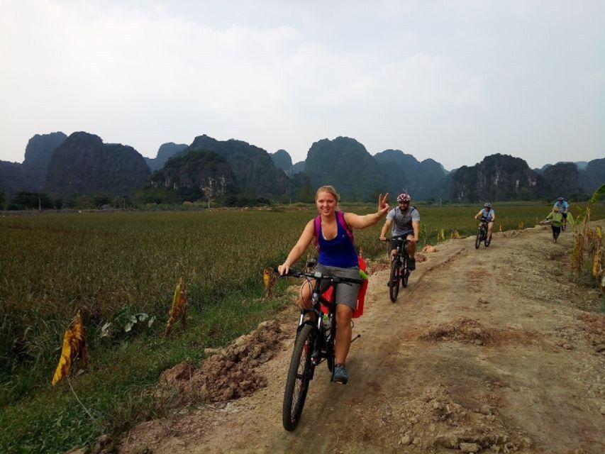 Hanoi: Ninh Binh, Bai Dinh/Hoa Lu, Trang An, & Mua Cave Tour - Mua Cave and the climb to Tam Coc views