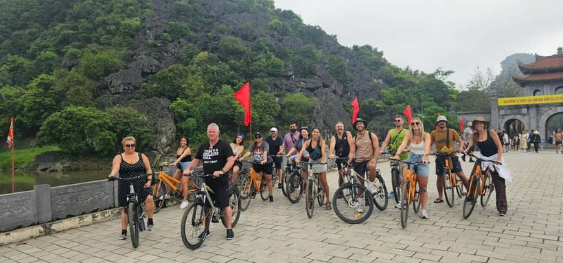 Hanoi: Ninh Binh, Bai Dinh/Hoa Lu, Trang An, & Mua Cave Tour - What the guides add to a busy schedule