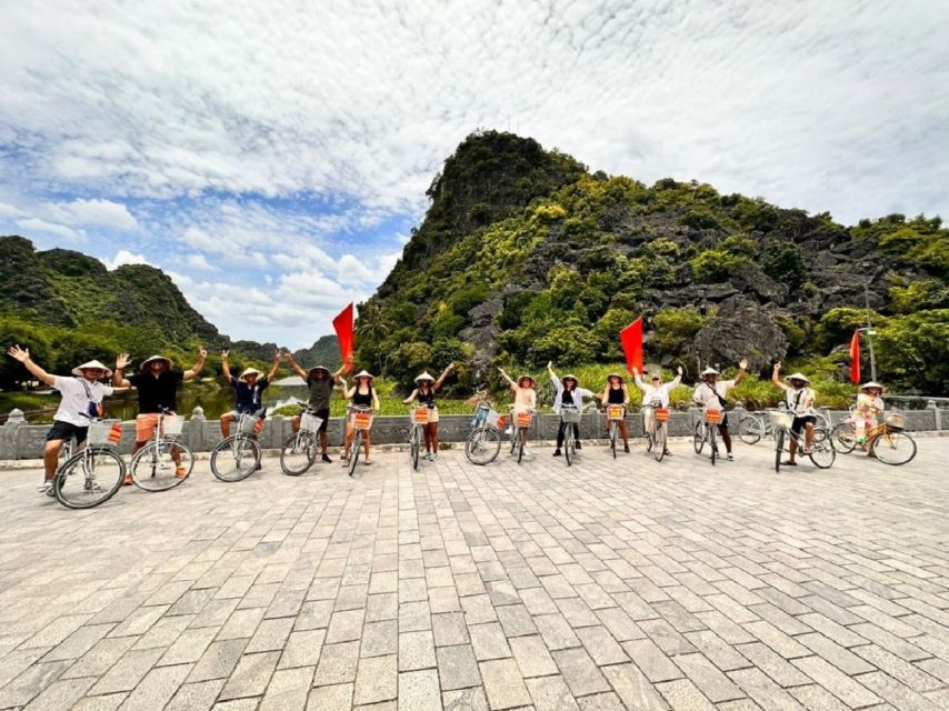 Hanoi: Ninh Binh, Hoa Lu, Tam Coc and Mua Cave Day Trip - A Short Bike Ride Through Rice Country