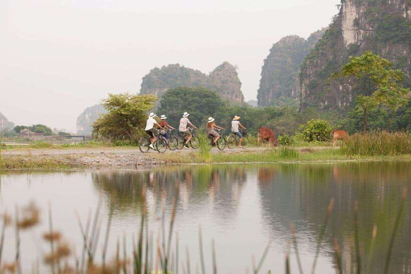 Hanoi: Ninh Binh- Hoa Lu - Trang An - Mua Cave - Best Seller - The optional bicycle ride through the countryside