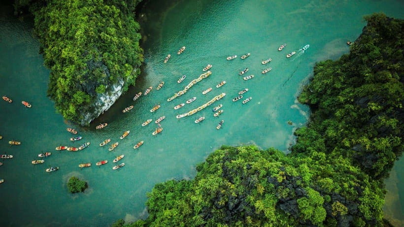 Hanoi: Ninh Binh- Hoa Lu - Trang An - Mua Cave - Best Seller - Climbing almost 500 steps at Mua Cave