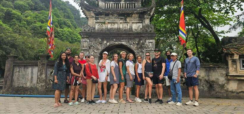 Hanoi: Ninh Binh, Hoa Lu, Trang An & Mua Cave Day Trip - Lunch with Vietnamese dishes and vegan choices