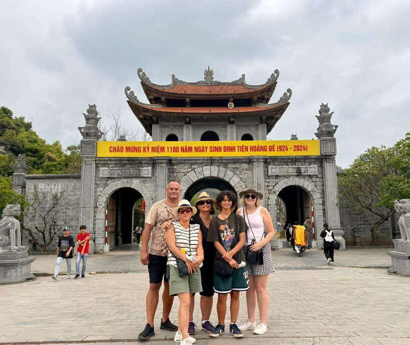 Hanoi: Ninh Binh, Hoa Lu, Trang An & Mua Cave Day Trip - Mua Cave and the 500-step climb