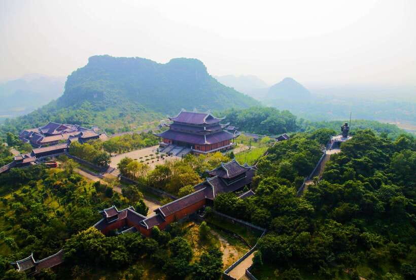 Hanoi: Ninh Binh, Trang An, Mua Cave and Bai Dinh Pagoda - Lunch in Tam Coc