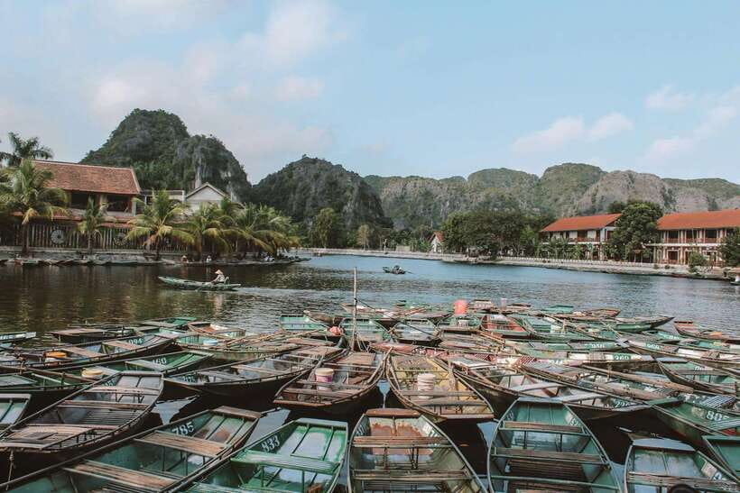 Hanoi:Ninh Binh-Trang An-Mua Cave-Hoa Lu&Cycling BEST SELLER - Mua Cave and the climb to Lying Dragon Mountain
