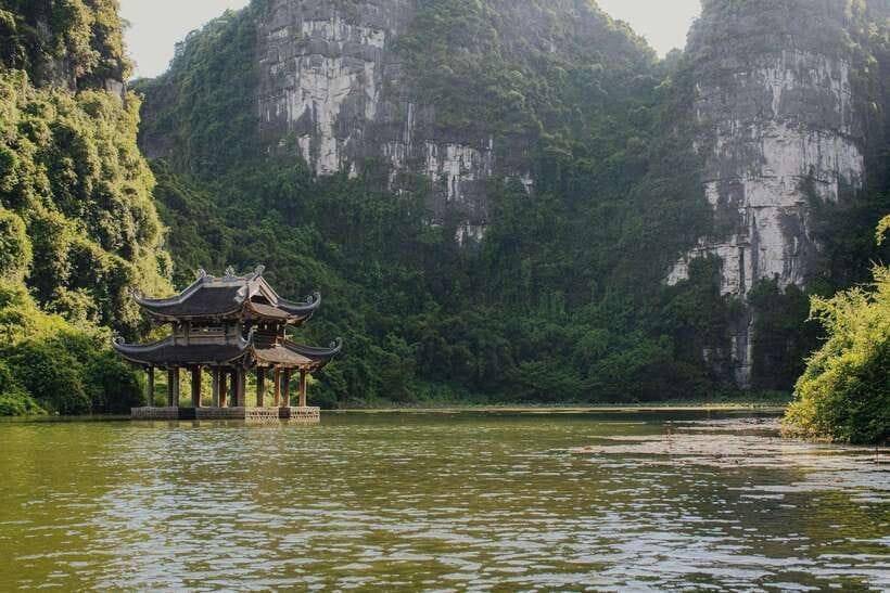 Hanoi:Ninh Binh-Trang An-Mua Cave-Hoa Lu&Cycling BEST SELLER - The road from Hanoi to Ninh Binh
