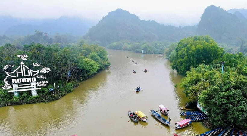 Hanoi: Perfume Pagoda Day Tour with Boat Ride & Cave Visit - Lunch near the pagoda