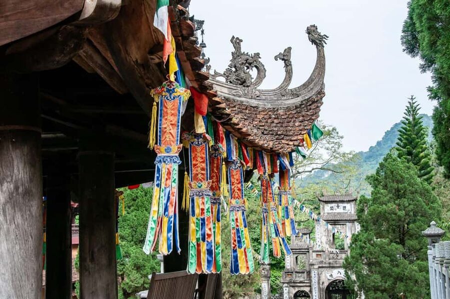 Hanoi: Perfume Pagoda - Yen Stream Boat Ride, Lunch & Cave - The Walk Toward Huong Tich Cave